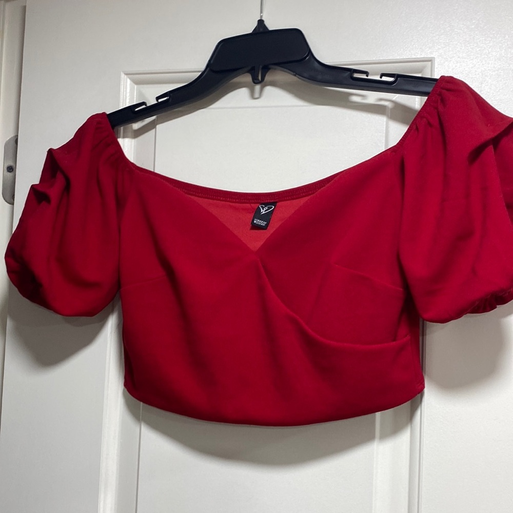 Red Windsor crop top